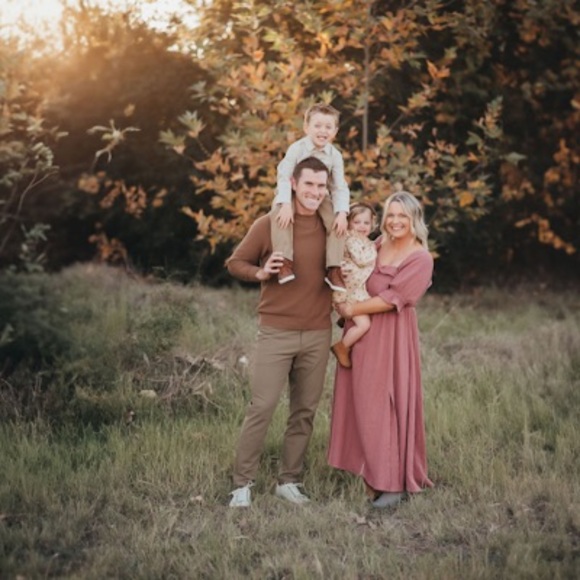 Meet your Posher, Whitney - Picture 1 of 1